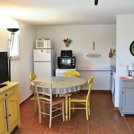 Maison Le Lavandou, 2 Pieces, 4 Personnes - Fr-1-251-183 *