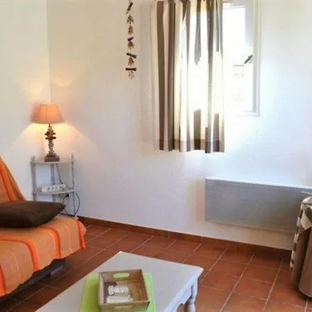 Maison Le Lavandou, 2 Pieces, 4 Personnes - Fr-1-251-183 Le Lavandou
