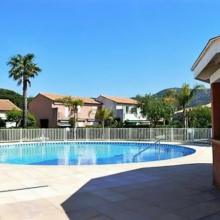 Maison Le Lavandou, 2 Pieces, 4 Personnes - Fr-1-251-183 Holiday home *